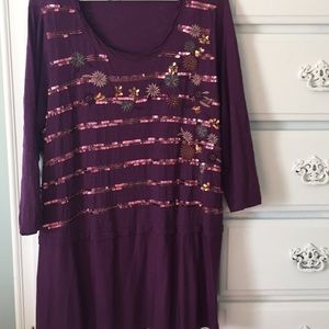 Women’s 1X Logo top with embroidery.